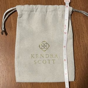 EUC Kendra Scott jewelry dust bag